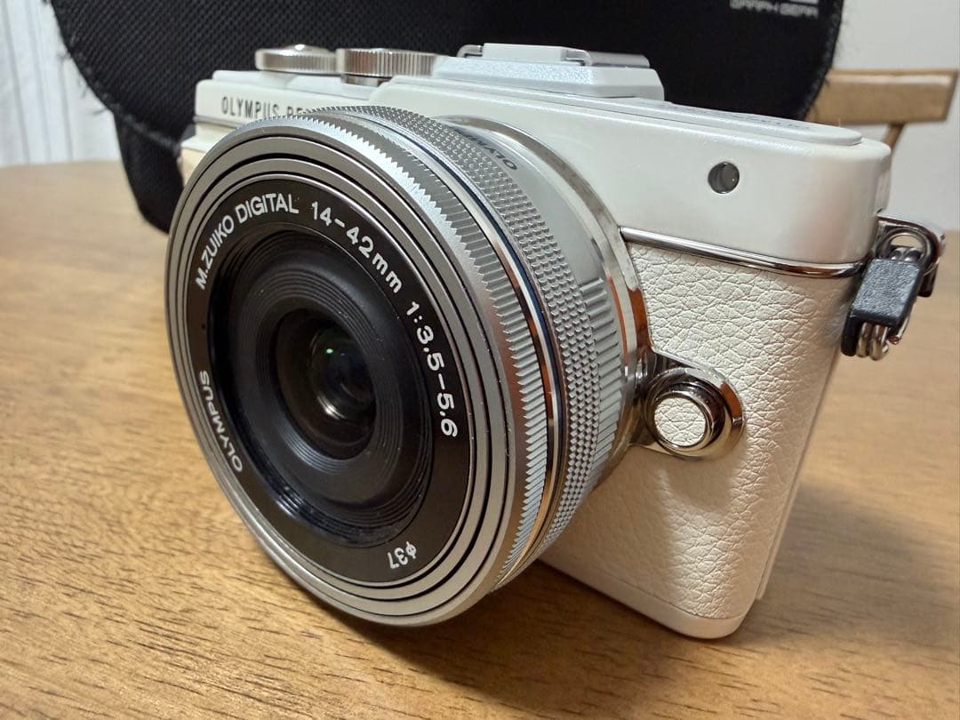 OLYMPUS PEN Lite E-PL7 【ショット数1982回】美品 白