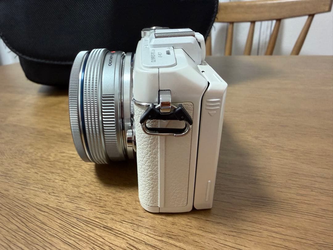 OLYMPUS PEN Lite E-PL7 【ショット数1982回】美品 白