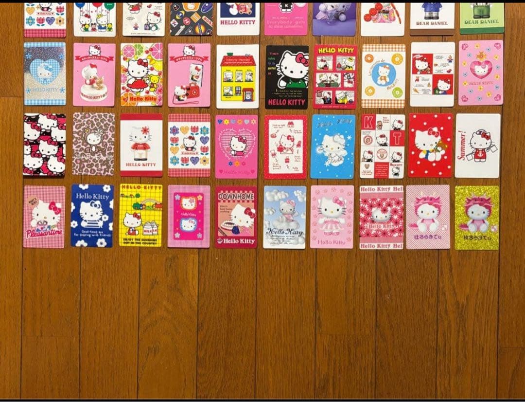 d*9様 ハローキティ コレクターズカード 60枚 アルバム一冊