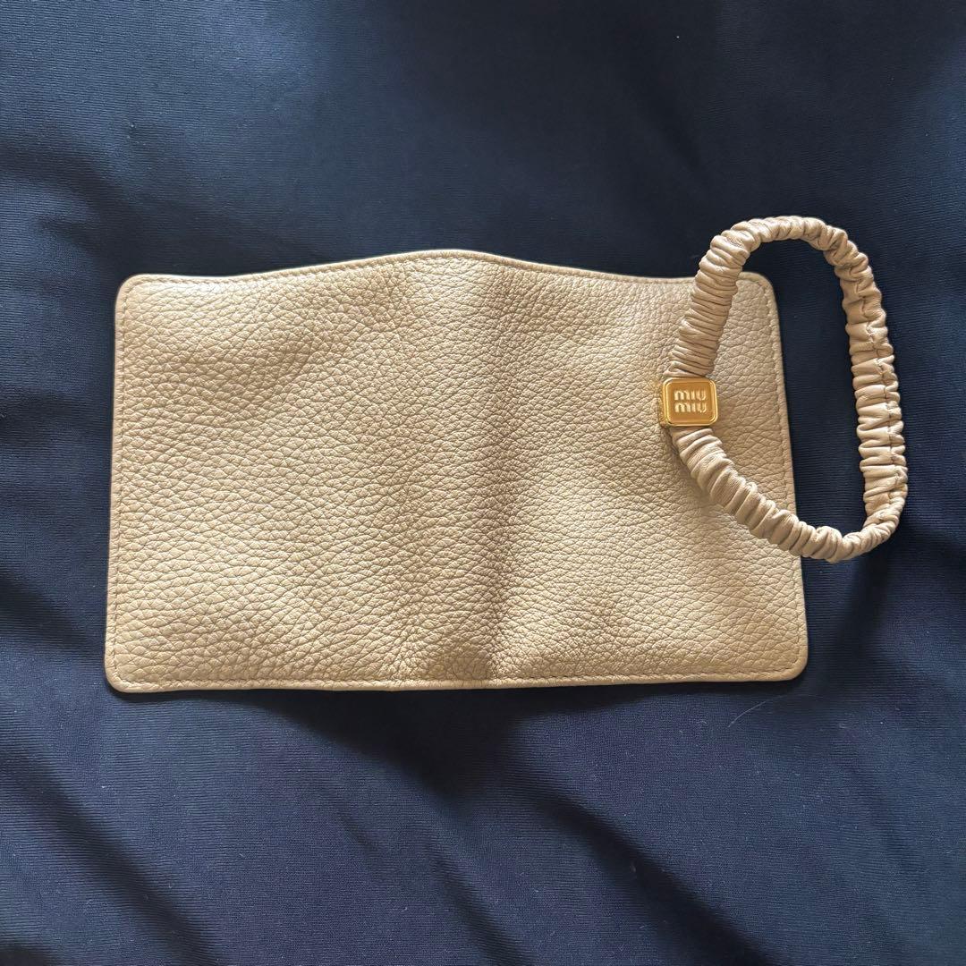 miumiu 財布 二つ折り ベージュ