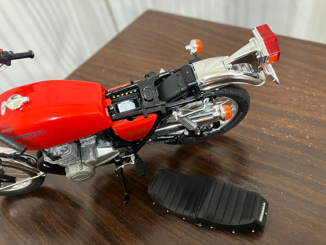 1/12スケールCB400FOURカスタム408ccバージョン レッド