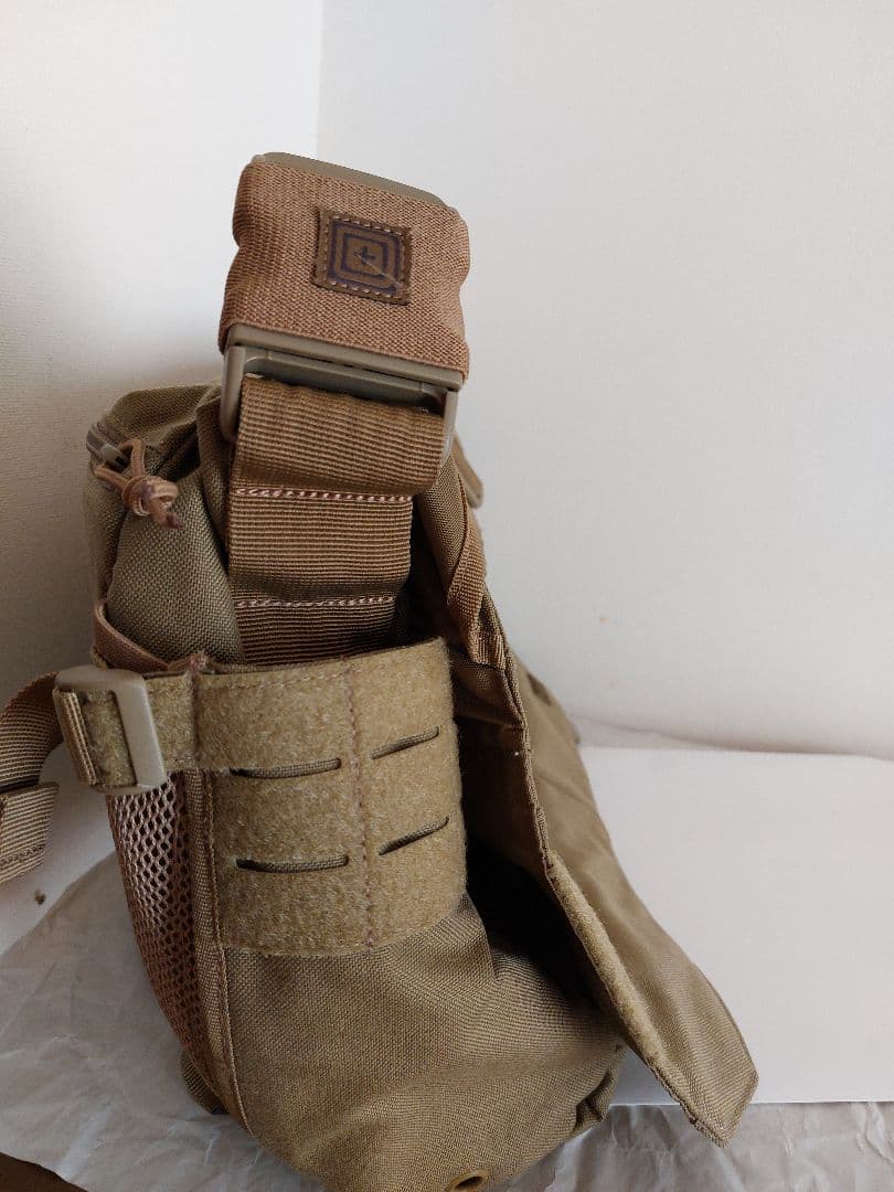 5.11 カーキ バッグ