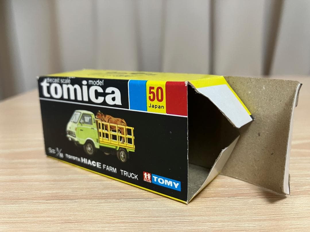 トミカ　黒箱　50-1-10 トヨタ　ハイエース　牧場トラック