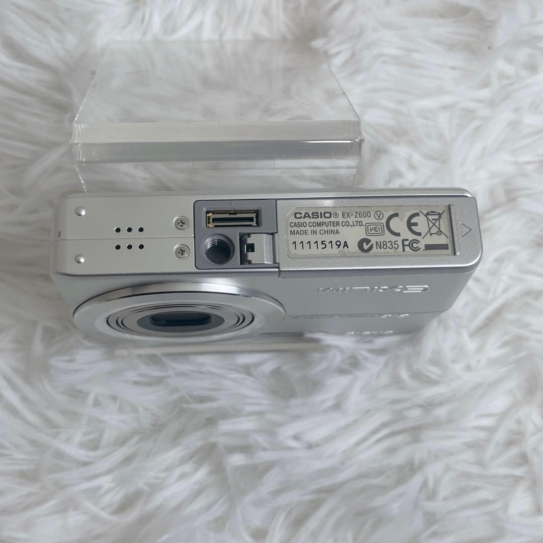 稼動品 CASIO EXILIM EX-2600 シルバー コンデジ デジカメ