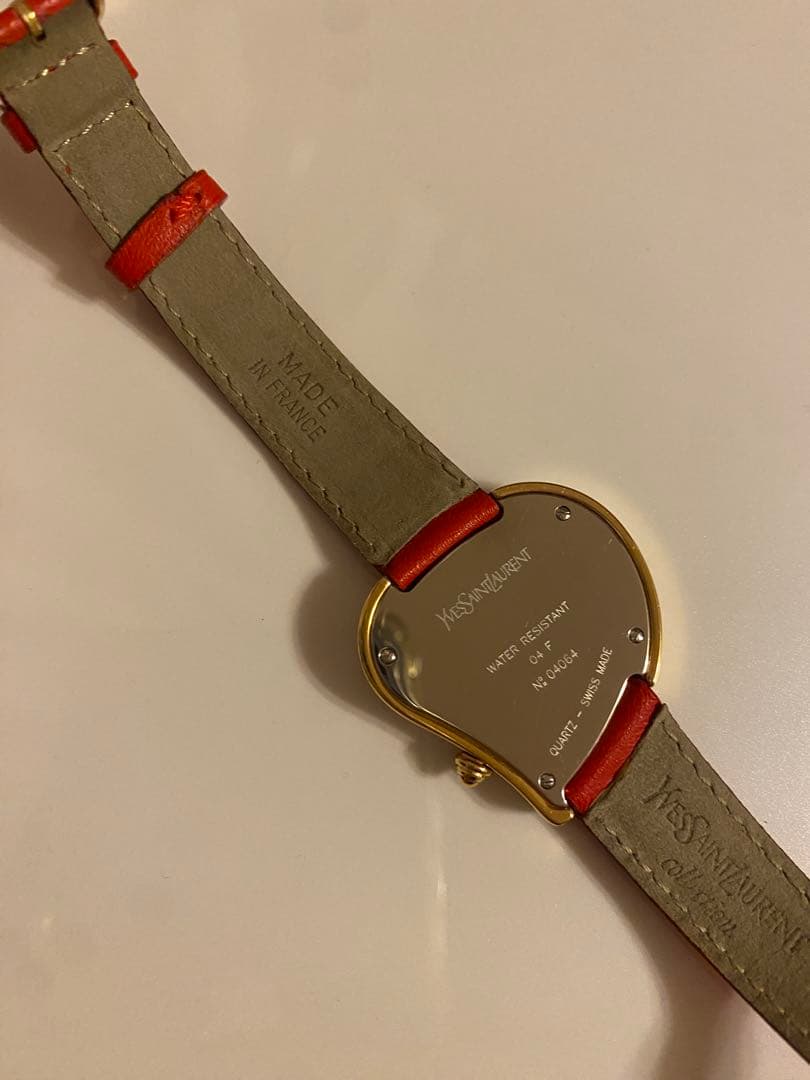 イヴサンローラン　腕時計　ハート