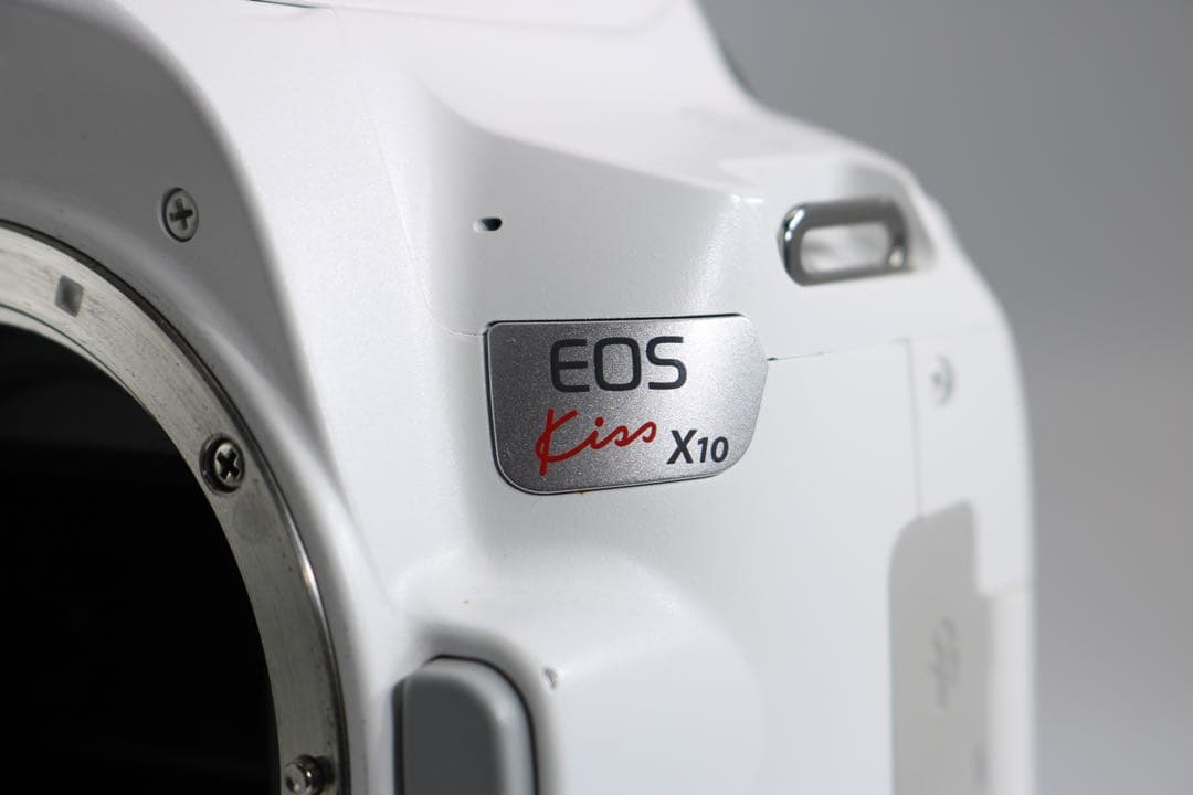 美品 【Canon EOS Kiss X10 ダブルレンズセット】 安心保証あり