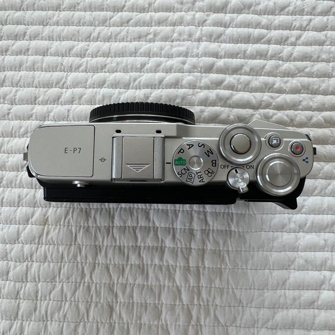 【極美品】OLYMPUS PEN E-P7 14-42mm EZ レンズキット