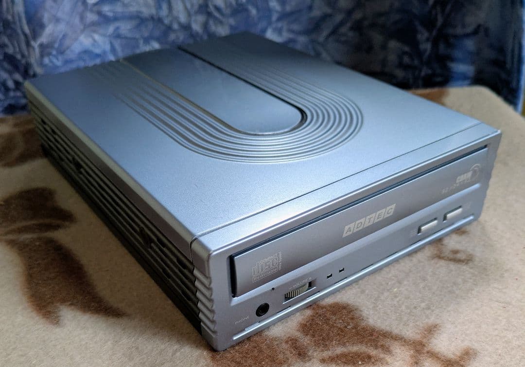 ADTEC 52倍速CD−R/RWドライブAD−RW5224EU2　レトロ
