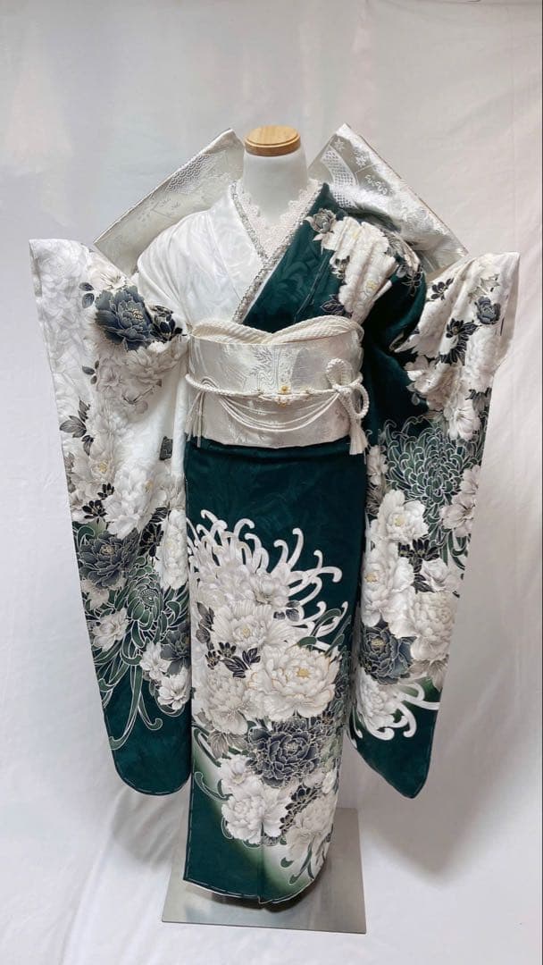 専用品　緑色 花柄振袖 振袖のみ