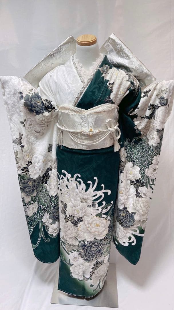 専用品　緑色 花柄振袖 振袖のみ