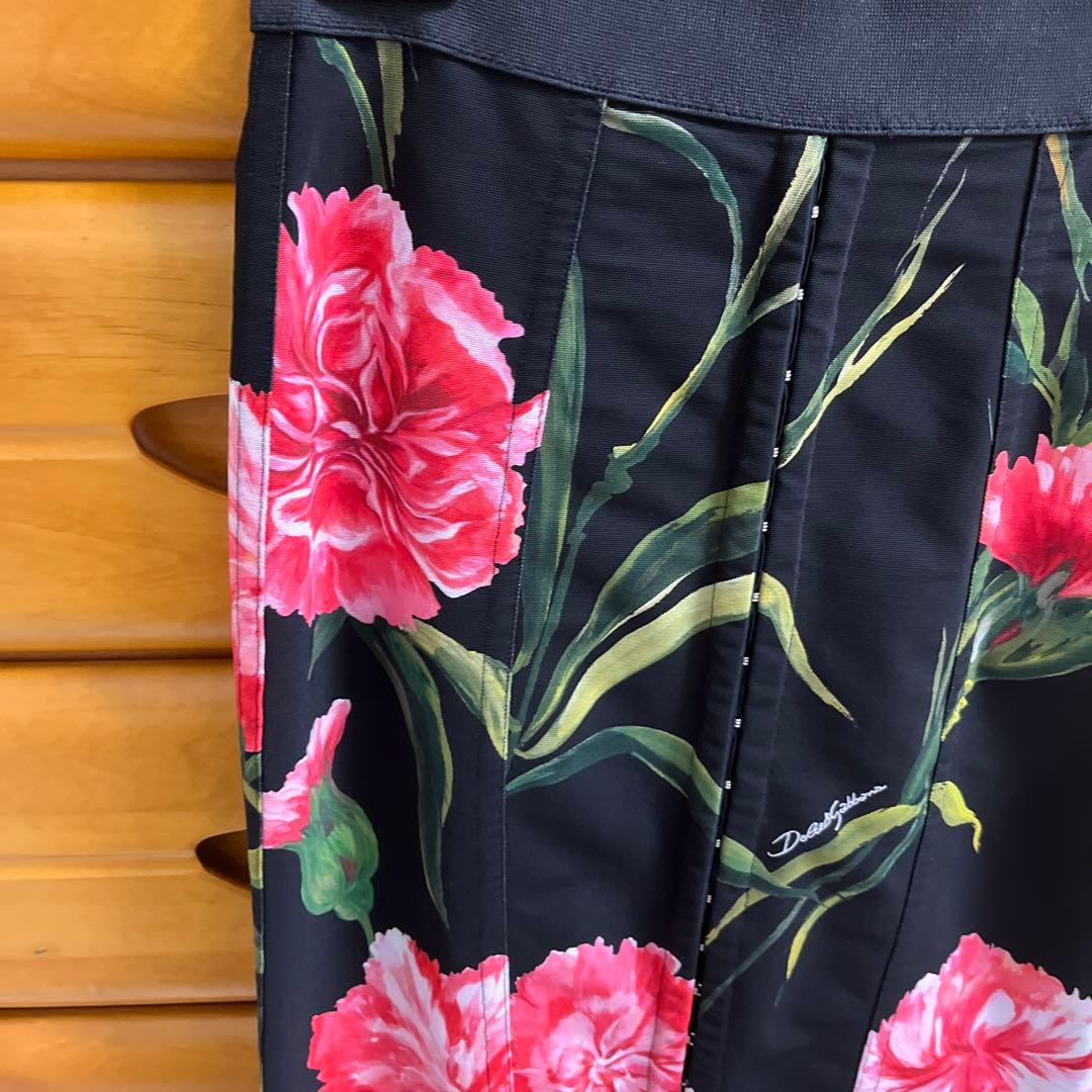 ドルチェ&ガッバーナ花柄タイトスカート