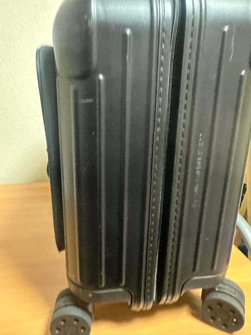 （makoto）リモワ Essential Sleeve コンパクト