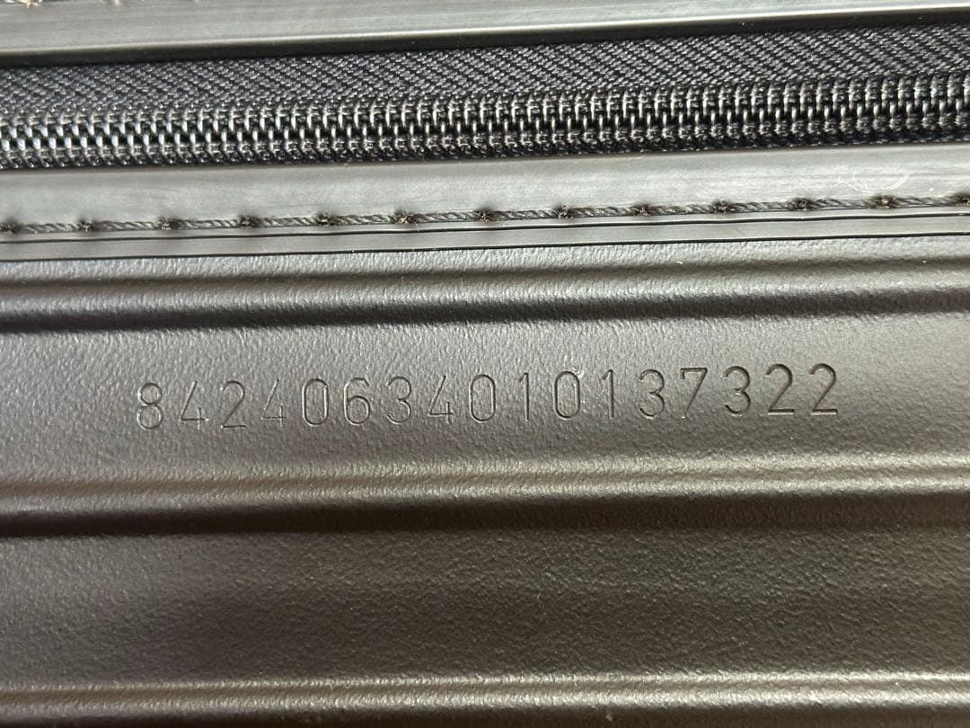 （makoto）リモワ Essential Sleeve コンパクト