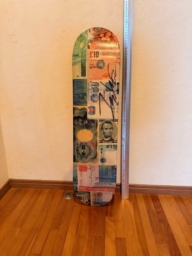 フューチュラスケートボードデッキ　フューチュラサイン入り