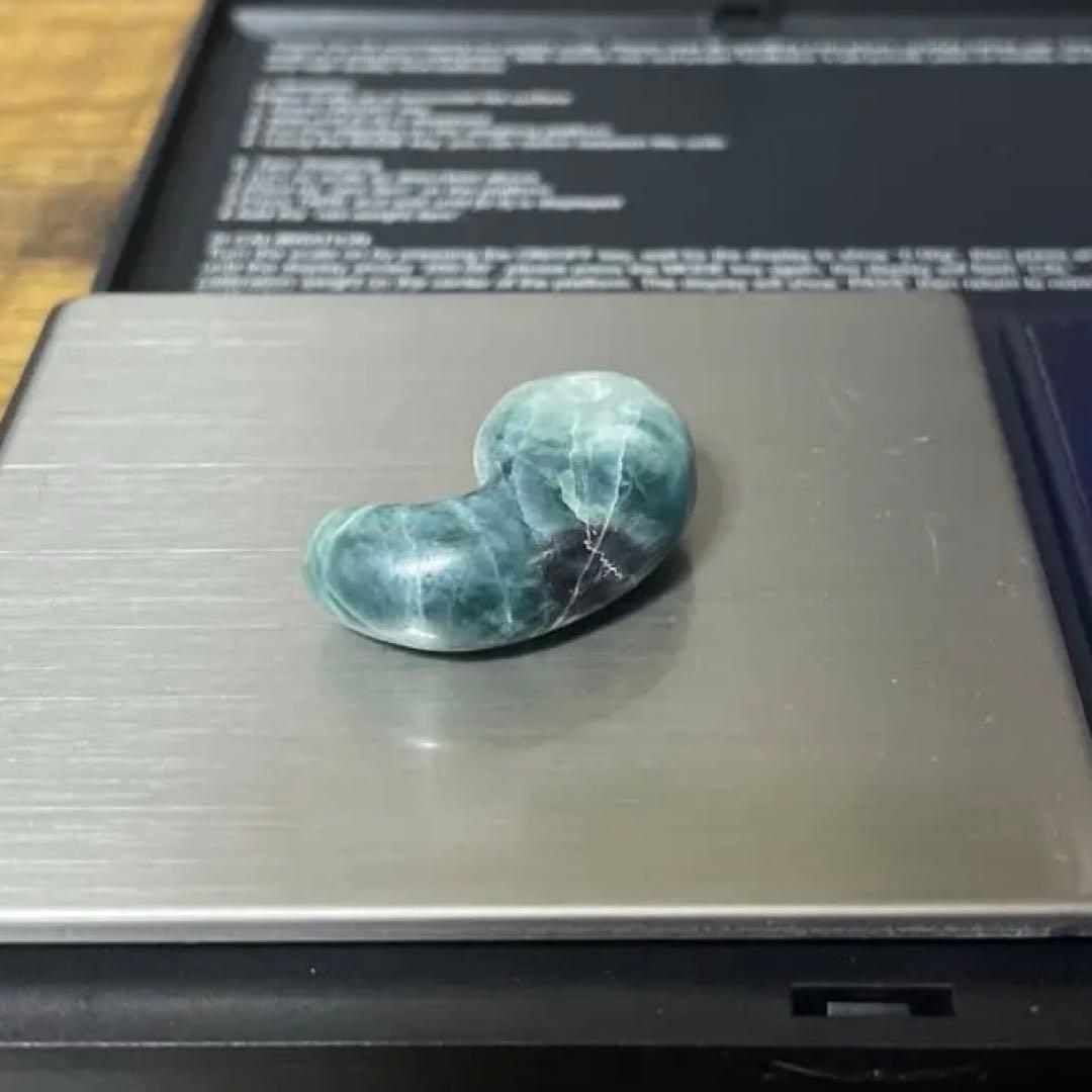 9g 茄子紺　勾玉　糸魚川　翡翠　青