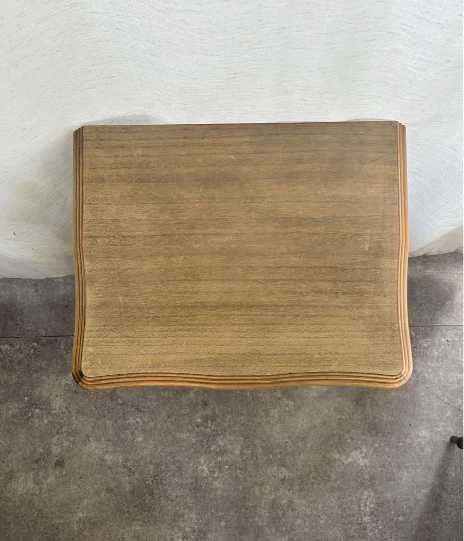 黒い木製クラシックキャビネット