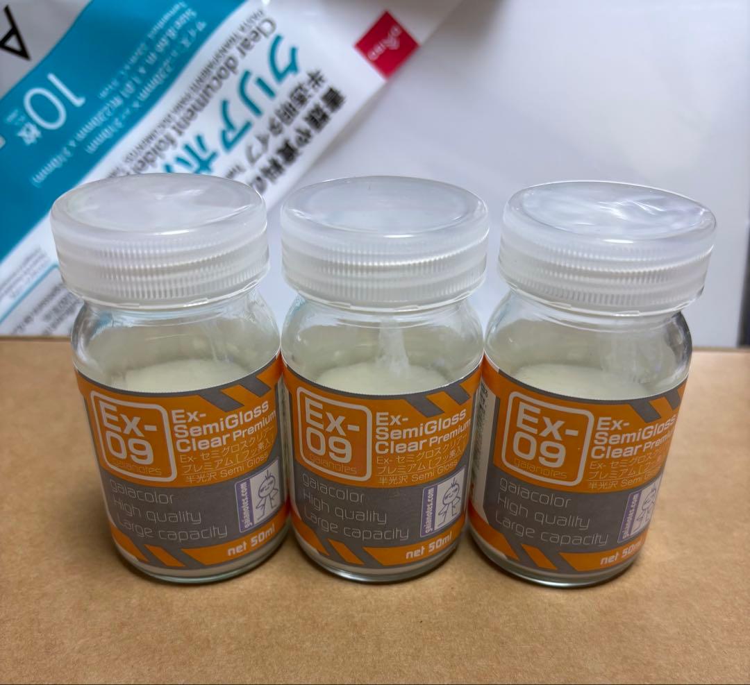 ガイアノーツフラットクリアー他+クレオスサーフェイサー1500+塗料瓶まとめ売り