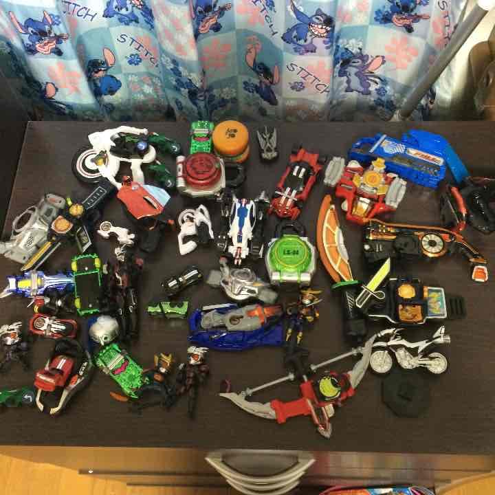 仮面ライダー ベルトとフィギュア