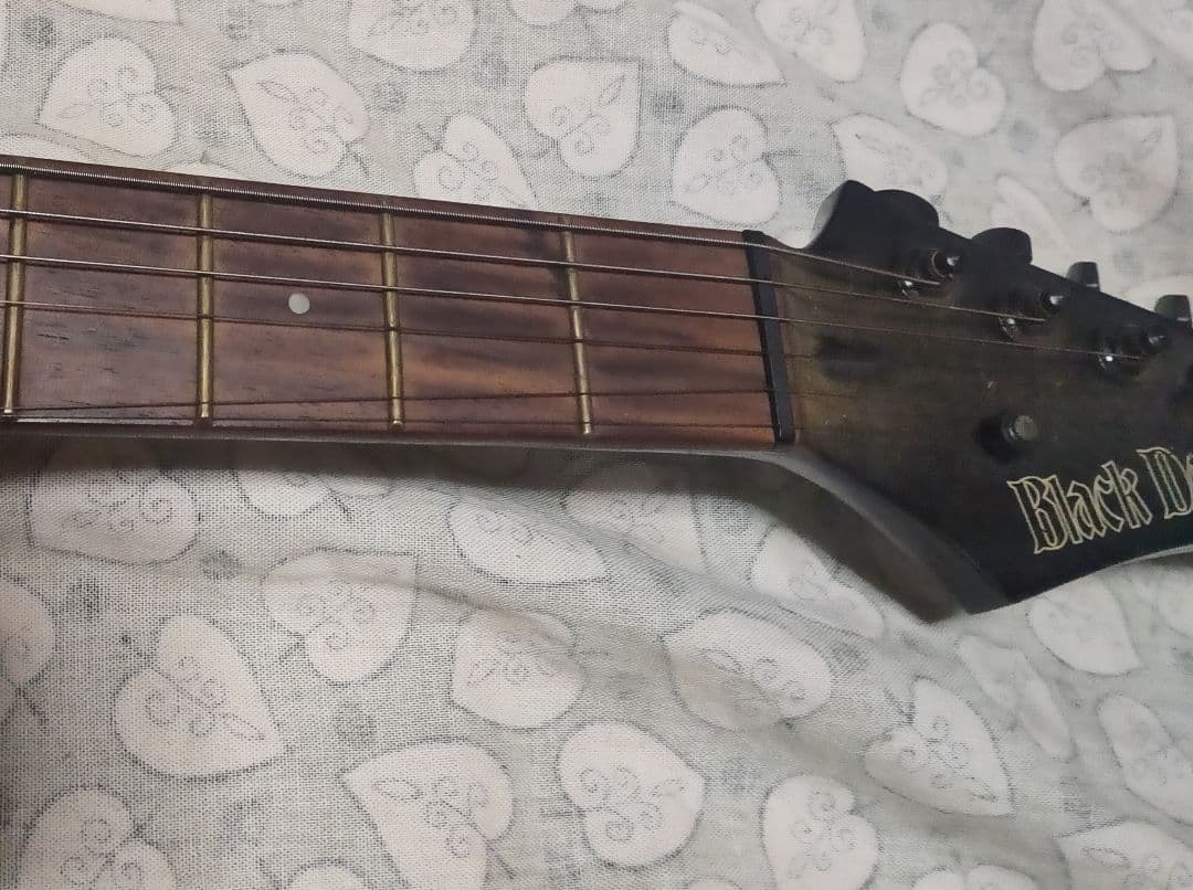 Black Dog ギター アルダーボディ　ストラトキャスタータイプ