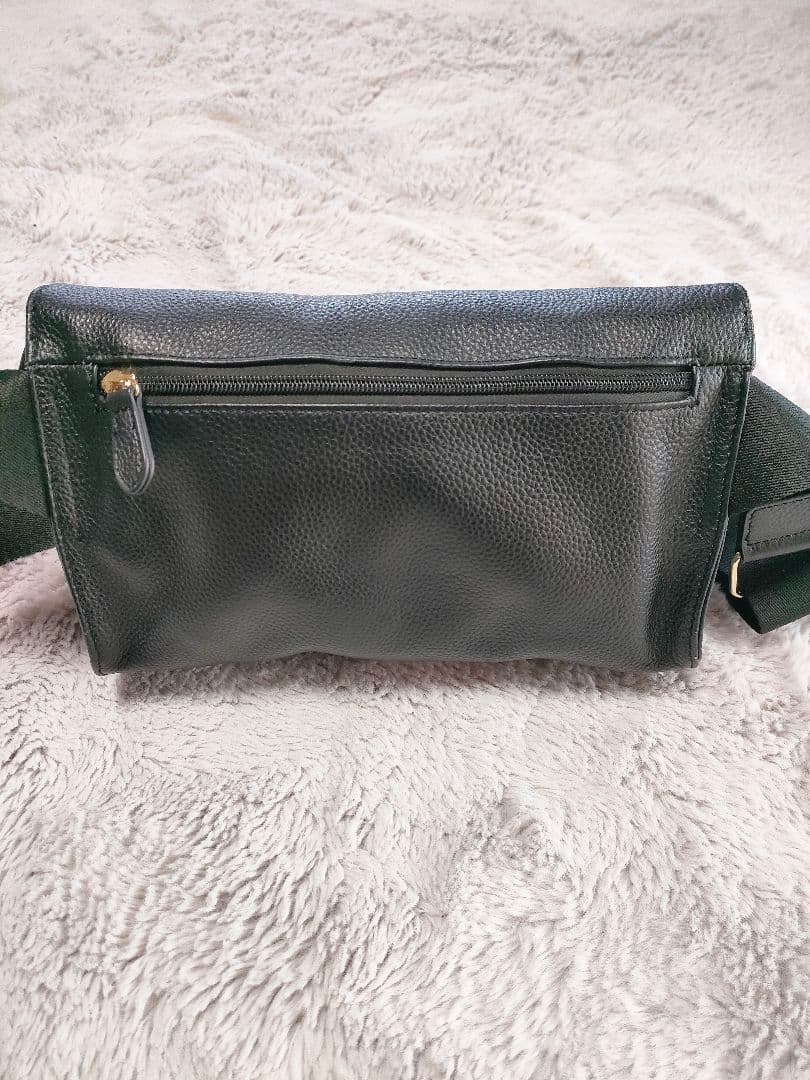 イアパピヨネ　ワイドテープショルダーバッグ