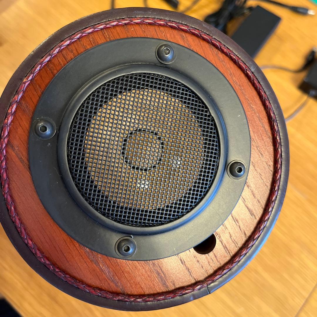 【ジャンク品】エムズシステム　波動スピーカー　白　アンプ内蔵 青色LED