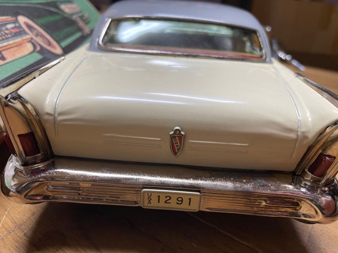 アサヒ玩具　ブリキ　BUICK 1957年モデル ミニカー