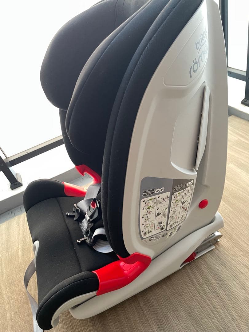 britax römer 車用チャイルドシート 黒