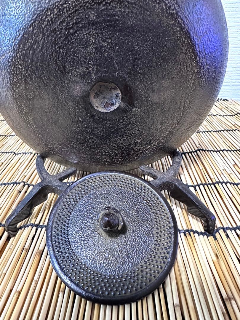 未使用品　敬典工房正寿堂山正　人間国宝髙橋敬典作　独楽型　南部鉄瓶　南部鉄器
