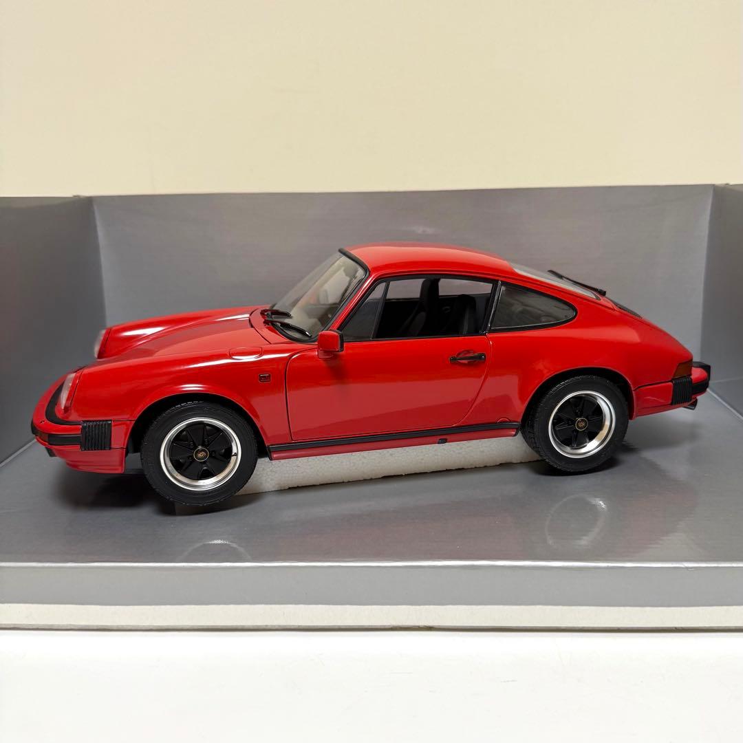 1/12 ポルシェ　911　カレラ　 3.2 クーペ　レッド　ドア開閉