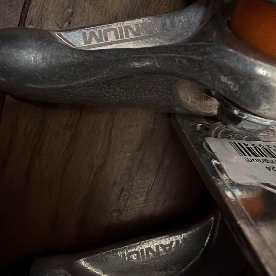 Independent 139 Stage 11 Titanium トラック