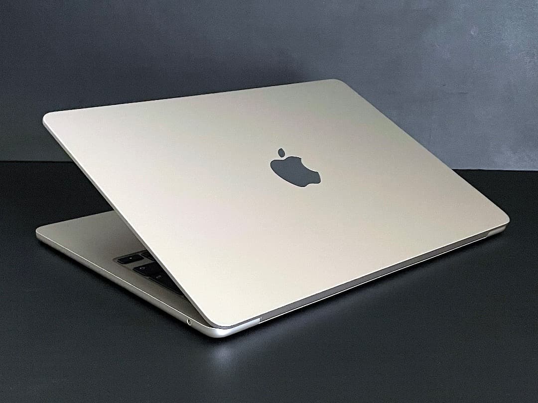 【美品】MacBook Air （M2, 2022）13.6㌅ 2024年購入