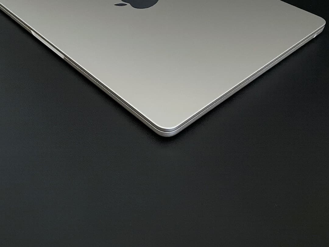 【美品】MacBook Air （M2, 2022）13.6㌅ 2024年購入