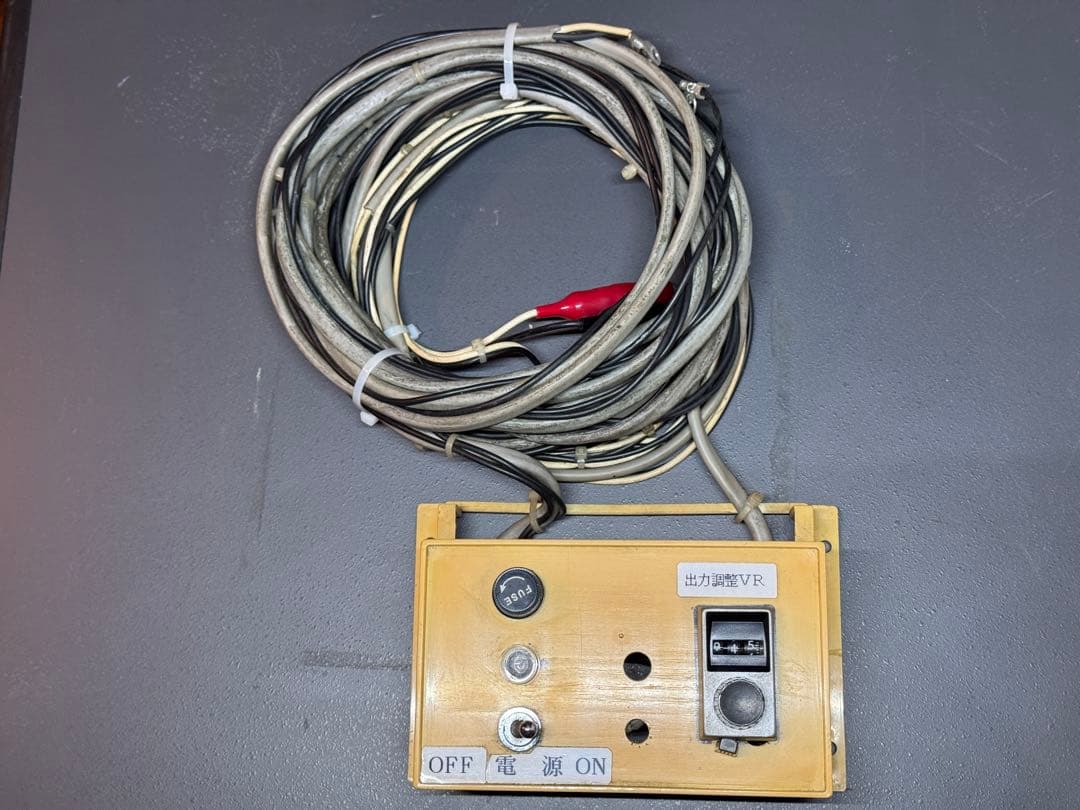 高砂製作所 AA1000F 周波数変換　交流安定化電源 入力200V仕様