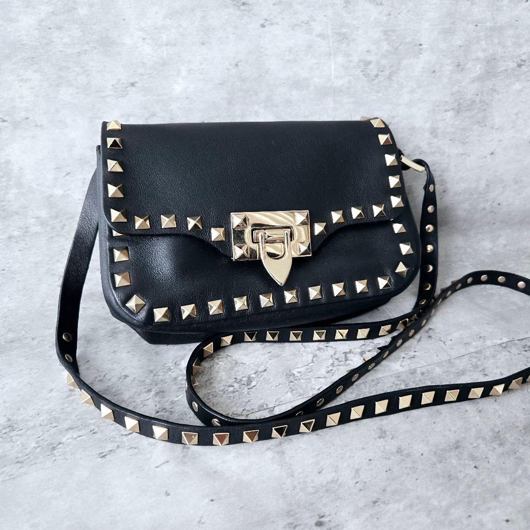 Valentino ロックスタッズ ショルダーバッグ ブラック