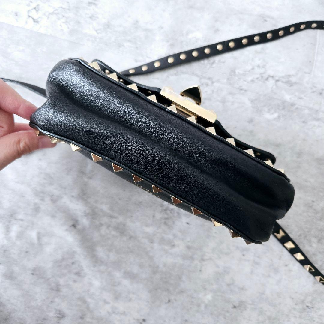Valentino ロックスタッズ ショルダーバッグ ブラック