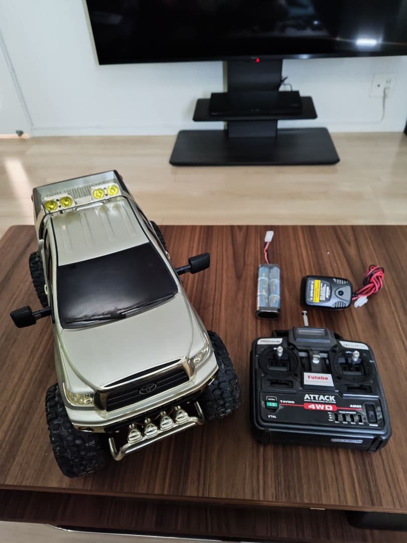 トヨタ・タンドラ　ハイリフト フルオペ