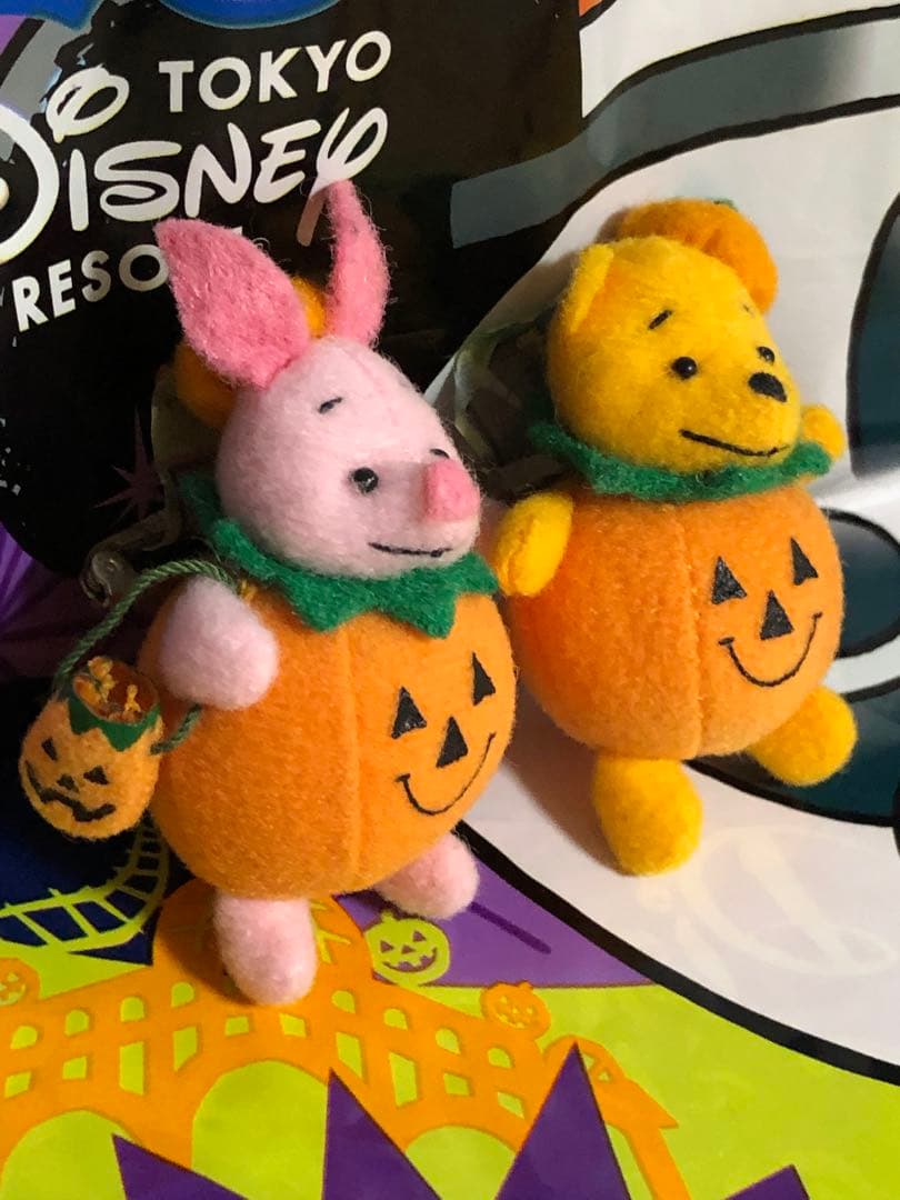ディズニーストア　ハロウィン　かぼちゃ　ピグレット　ぬいぐるみバッジ　プーさん
