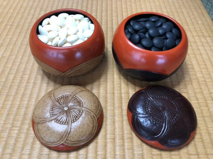 碁盤　ハマグリ碁石付き