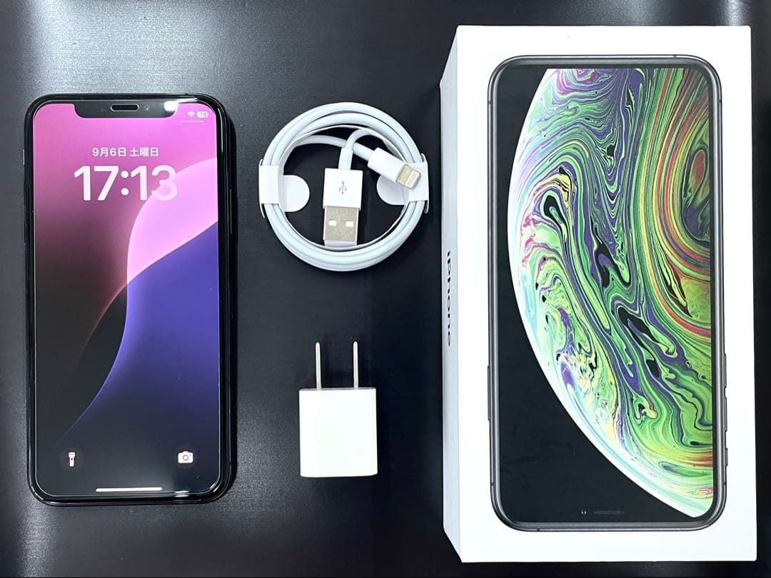 ほぼ新品セット‼️ iPhoneXs SIMフリー516GBバッテリー新品+ガラス