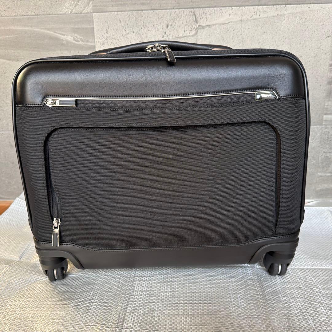 TUMI コンパクト・4ウィール・ブリーフ