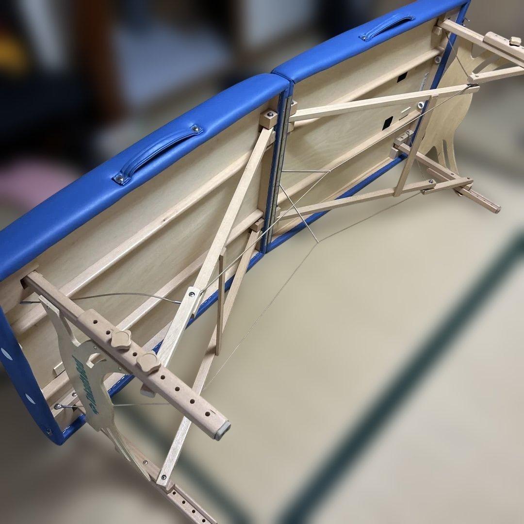 TakadaBed 木製　折りたたみベッド 青　施術用