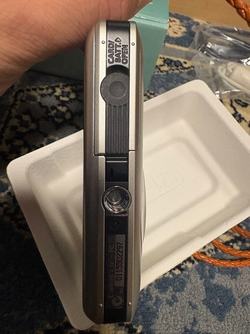 IXY DIGITAL 220 IS (純正レザーケース付)