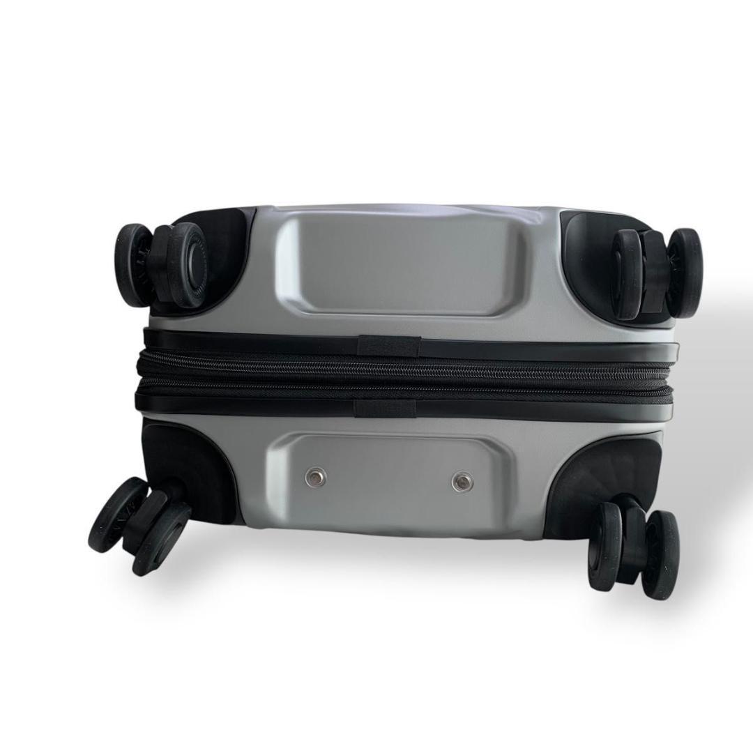 新品 ノースフェイス スーツケース 機内持ち込み 20インチ 約35L シルバー