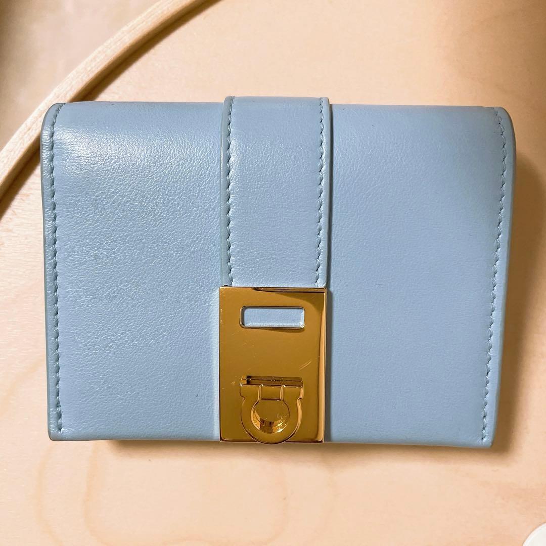 FERRAGAMO 二つ折り ハグ コンパクトウォレット ミニ財布 oggi掲載