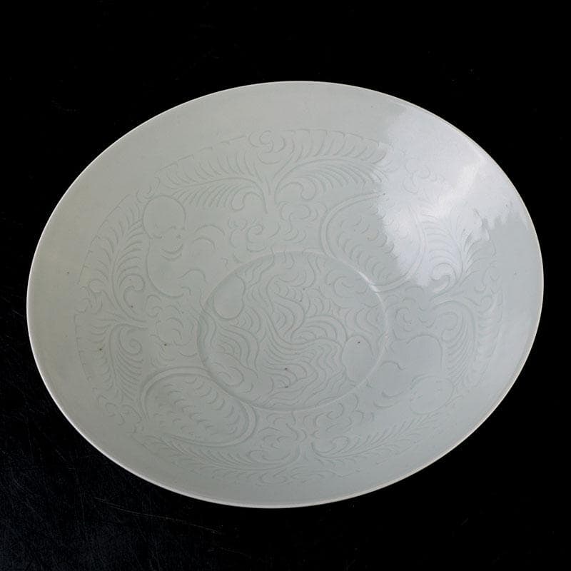 中国　影青　刻蓮花文鉢　飾皿　Z　8607