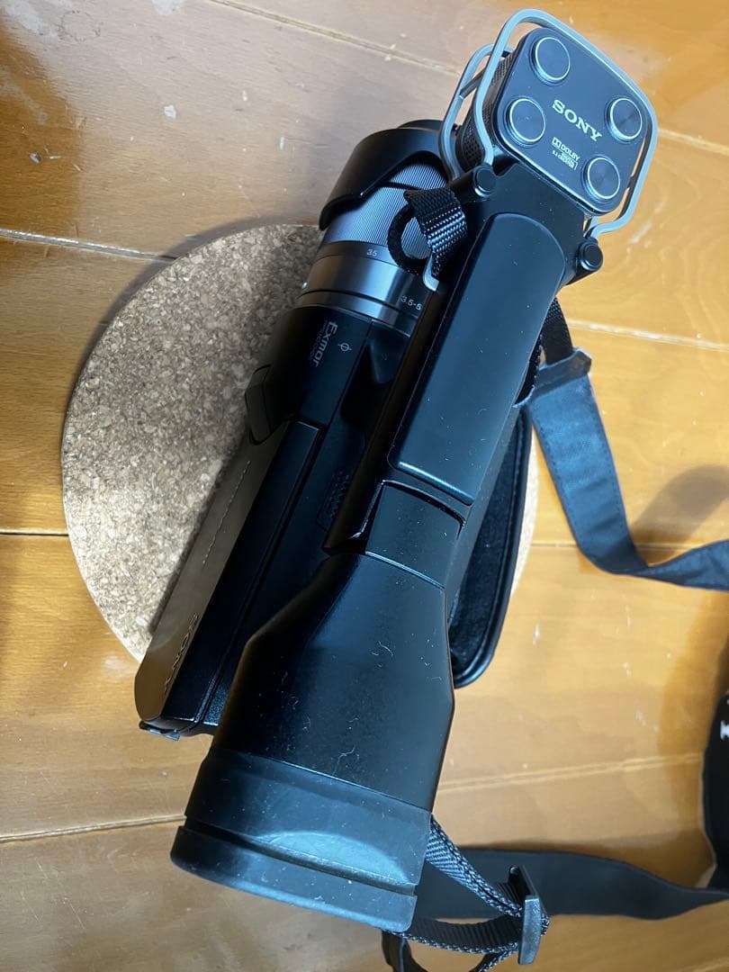 フルマニュアル名機SONY NEX-VG20。 レンズ／バッテリー／充電器も付属