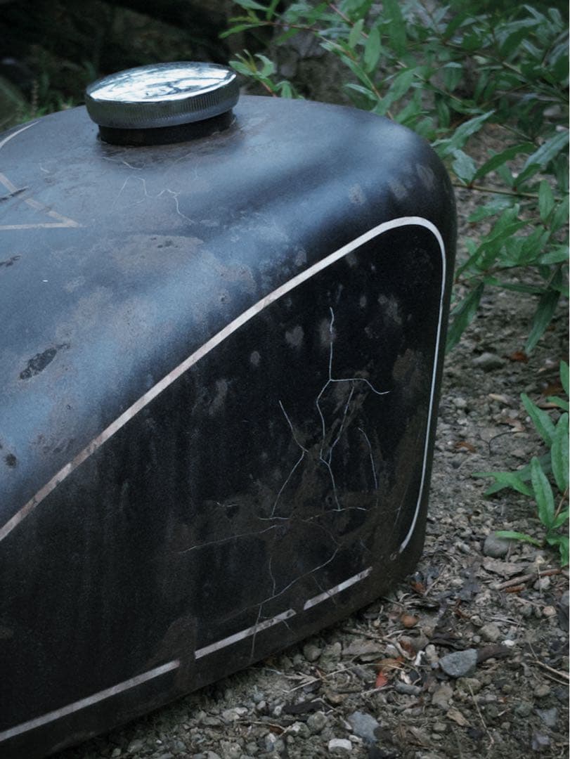 スポーツタンク　サバイバー風ペイント