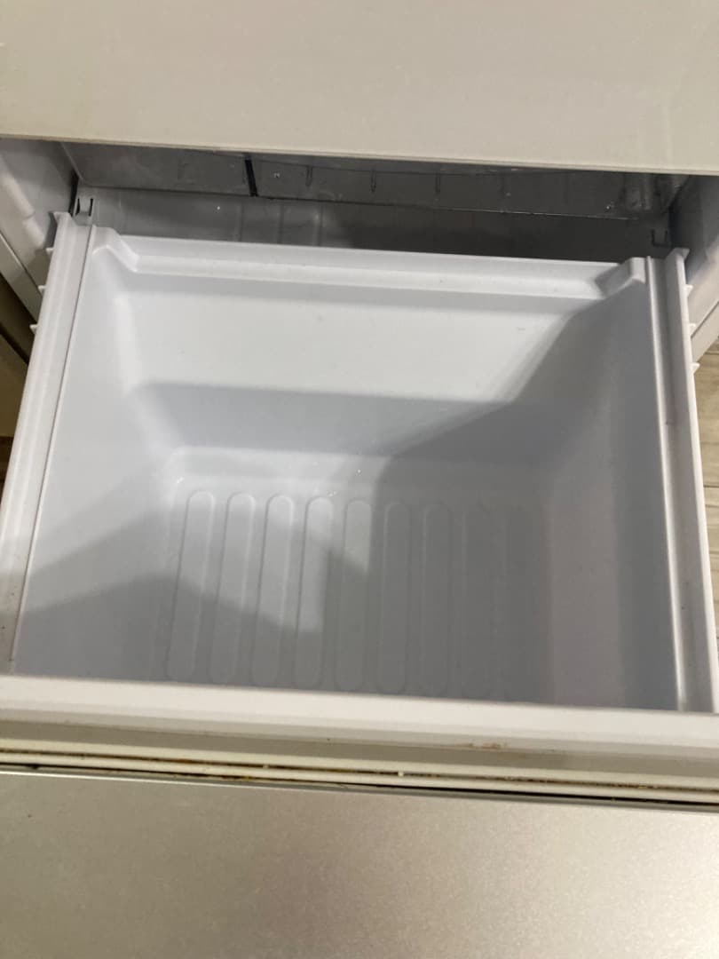 中古品　格安　送料無料　SHARP ノンフロン冷蔵庫 SJ-G14E4-W