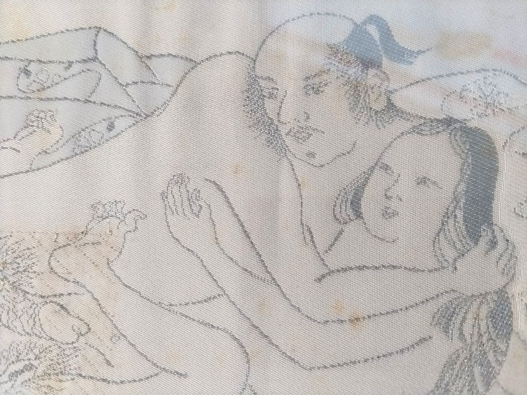 春画。絹織物絵巻　恋の十二景