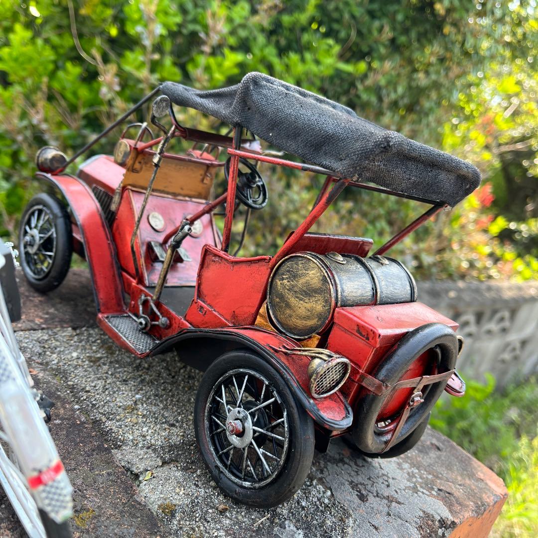 鷹の置物　車の置物　自転車の置物